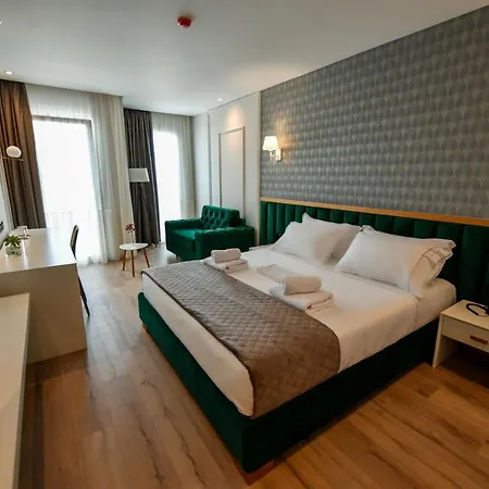 Iliad Hotel *