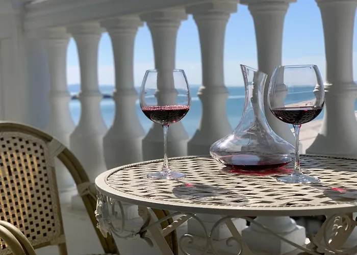 Iliad Ξενοδοχείο *